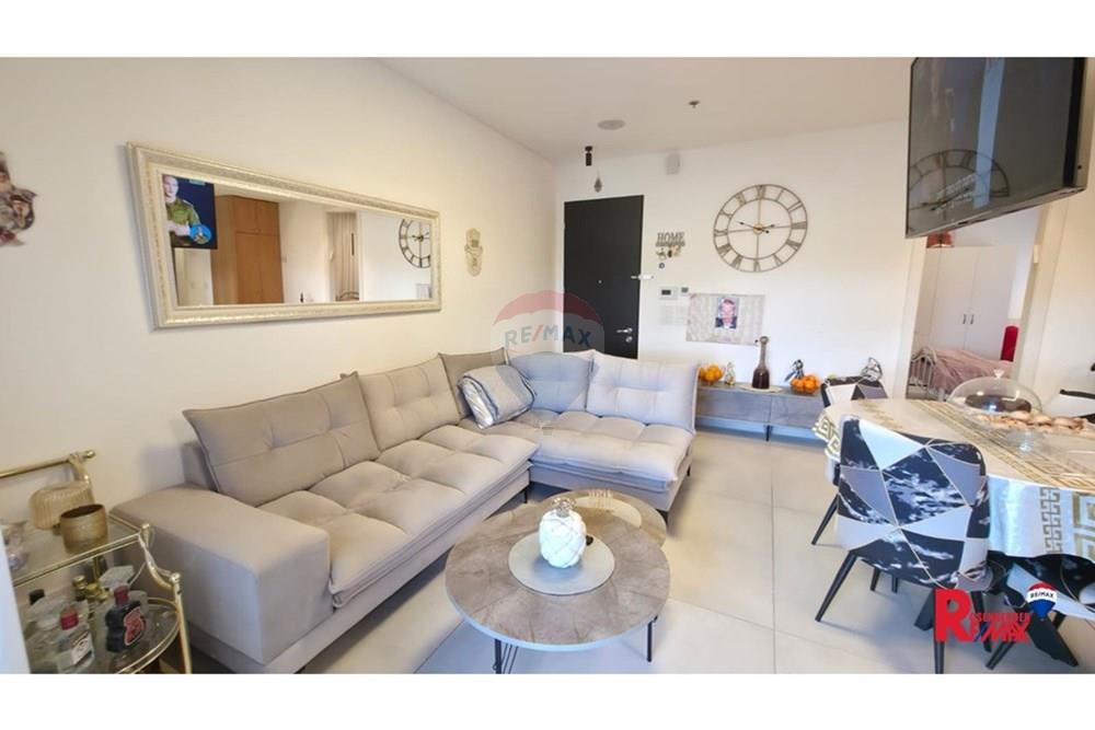 Apartment for Sale in Rishon LeZion - Image 1
