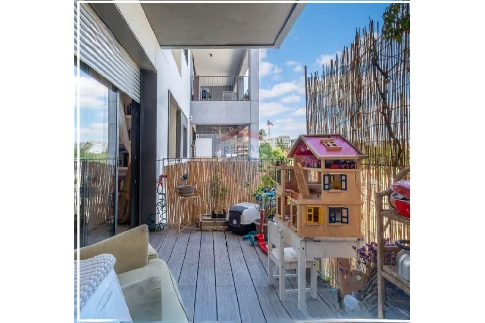 Apartment for Sale in Tel Aviv - Image 3