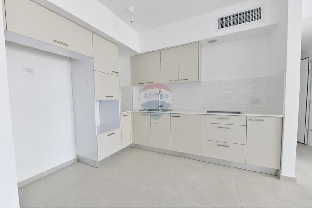 Apartment for Sale in Givat Shmuel - Image 3