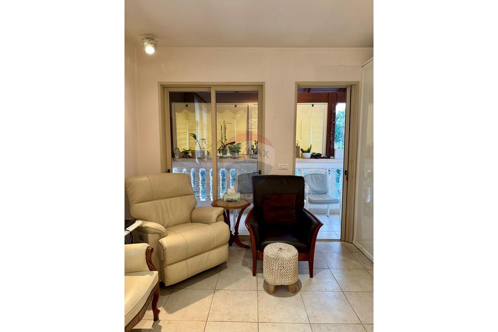 Apartment for Sale in Tel Aviv - Image 6