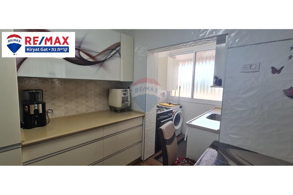 Apartment for Sale in קרית גת - Image 3