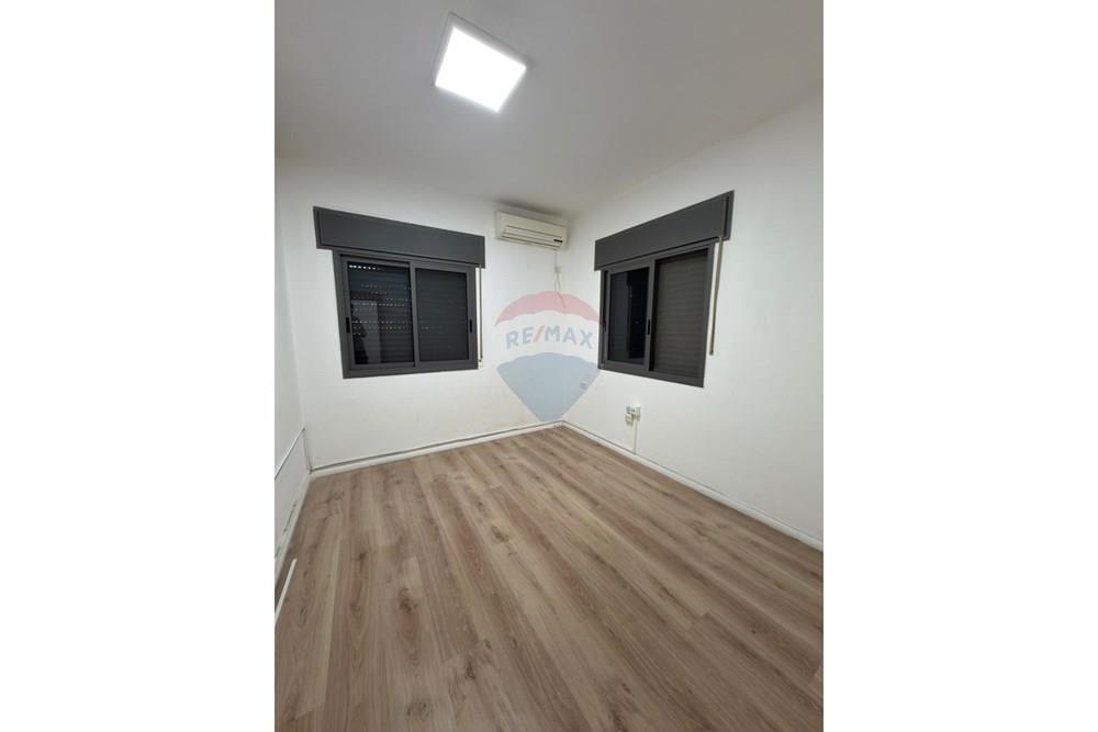 Apartment for Sale in קרית מוצקין - Image 3