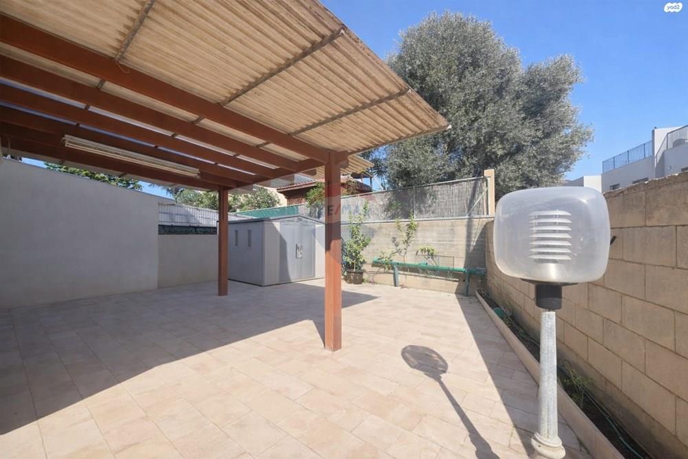 House for Sale in אור עקיבא - Image 2