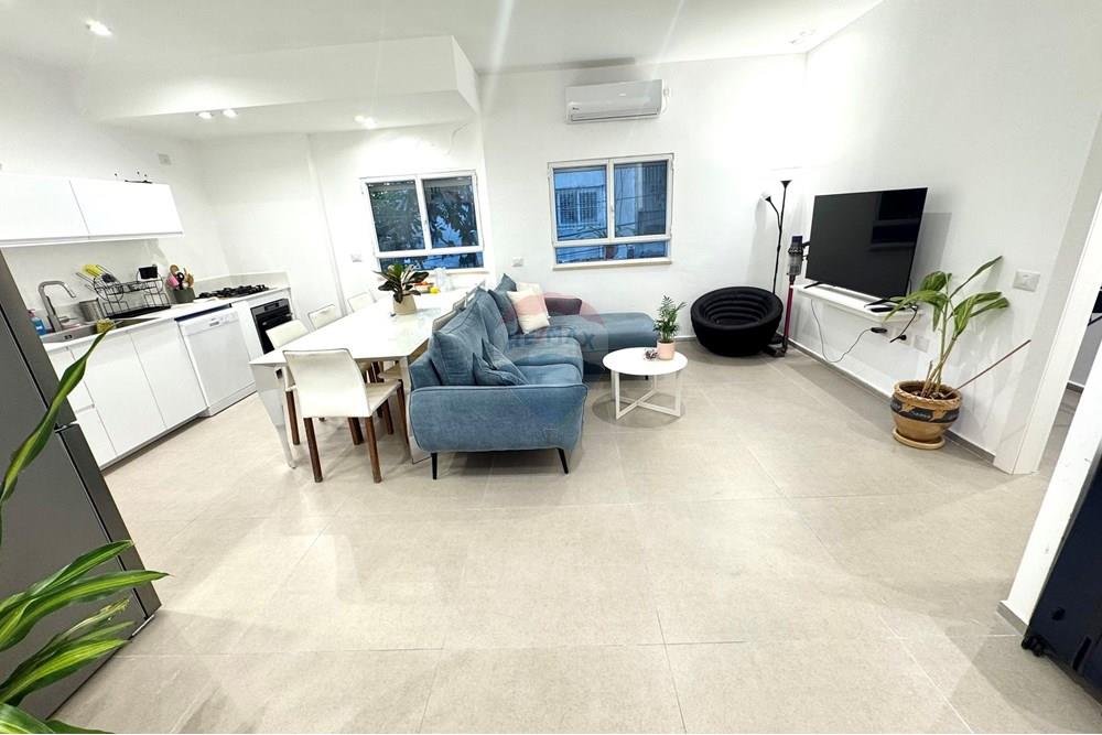 Apartment for Sale in Tel Aviv - Image 1