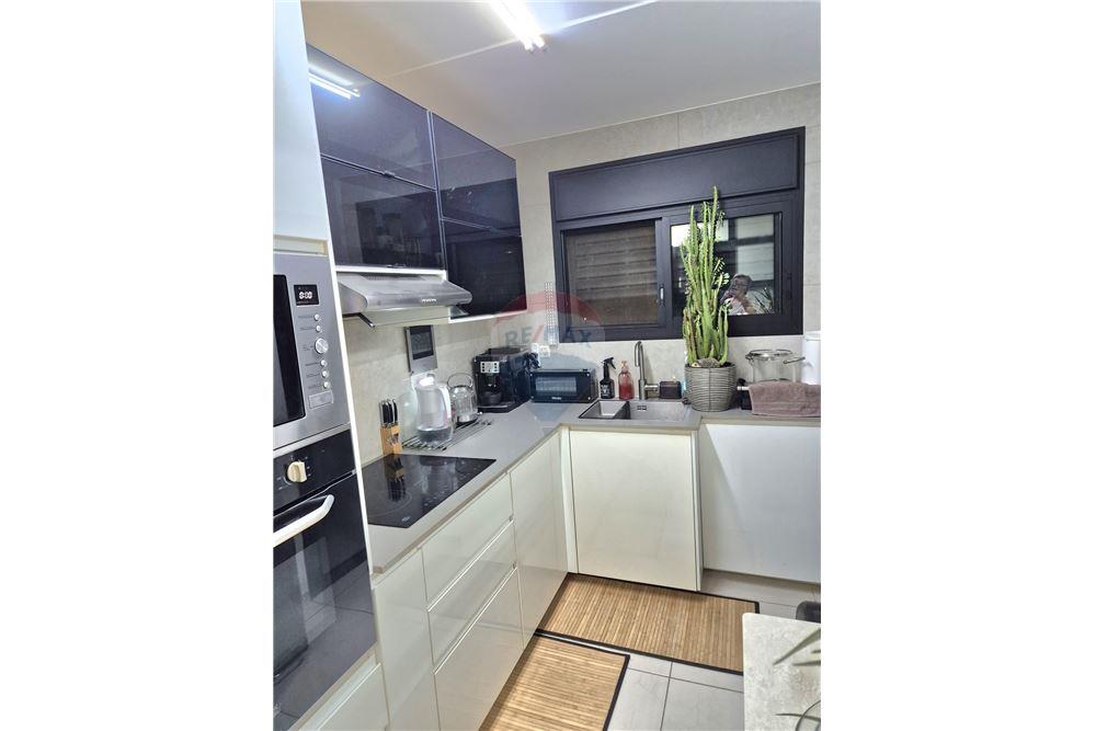Apartment for Sale in קרית ביאליק - Image 3