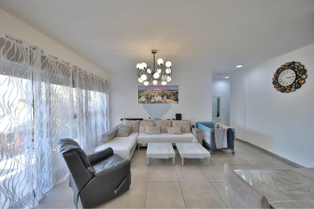 Apartment for Sale in קרית אתא - Image 2