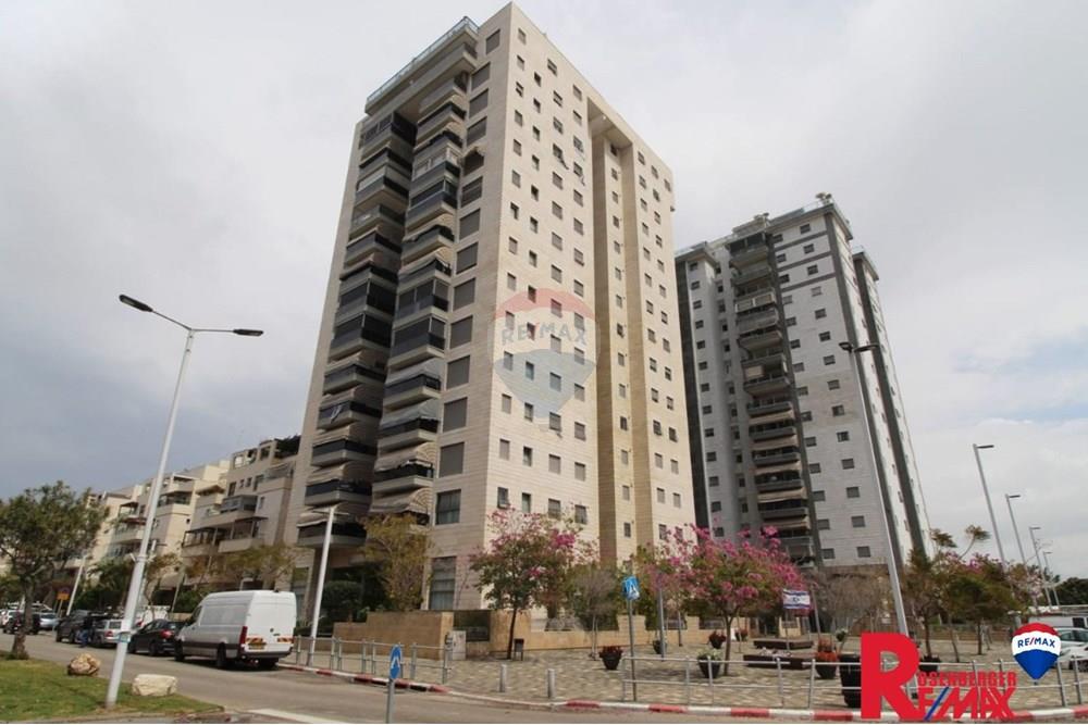 Apartment for Sale in Bat Yam - Image 1