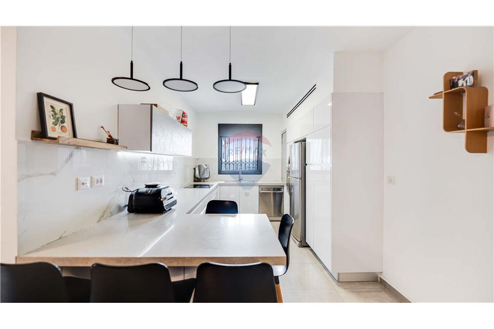 Apartment for Sale in Or Yehuda - Image 6