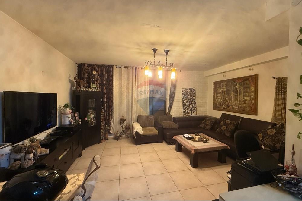 Apartment for Sale in Rishon LeZion - Image 1