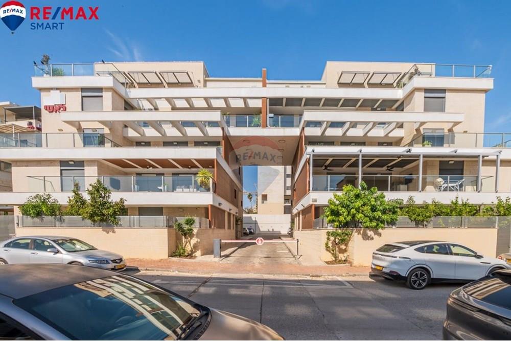 Apartment for Sale in קרית אתא - Image 1