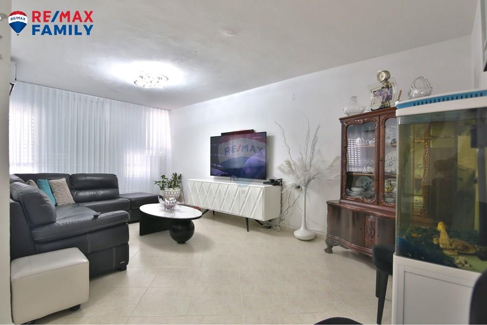 Apartment for Sale in קרית מוצקין - Image 1
