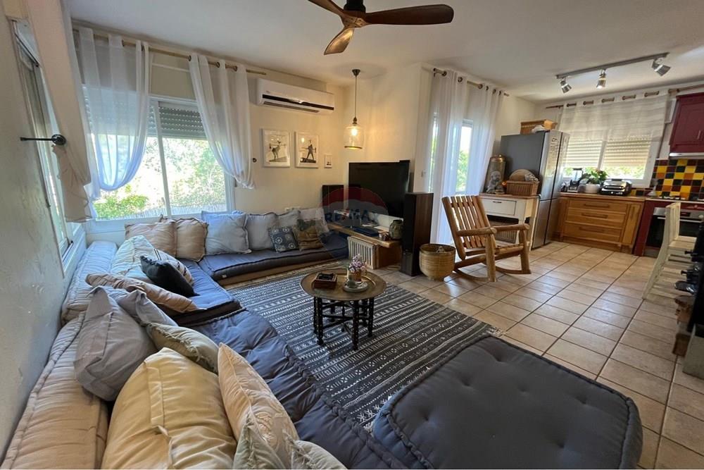 Condo for Sale in אבטליון - Image 2