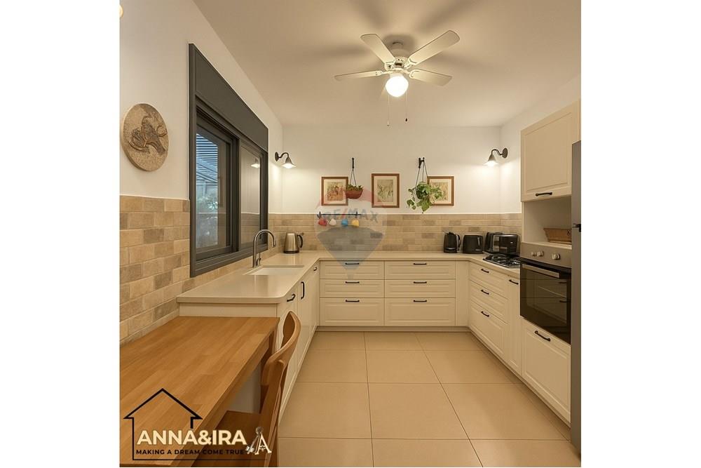 Apartment for Sale in מעלות - Image 1