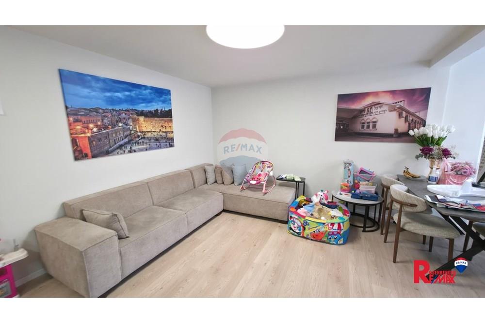 Apartment for Sale in Rishon LeZion - Image 1