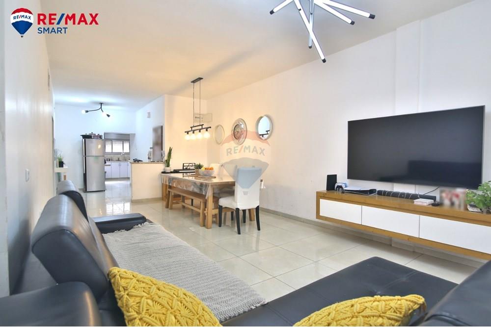 Apartment for Sale in Kiryat Yam - Image 4