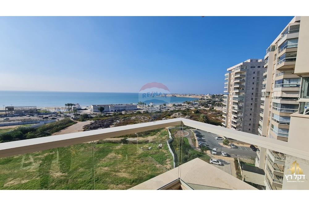 Apartment for Sale in Acre - Image 2
