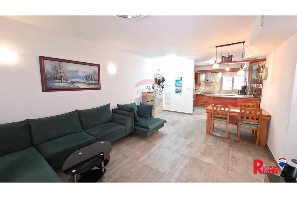 Apartment for Sale in Holon - Image 2