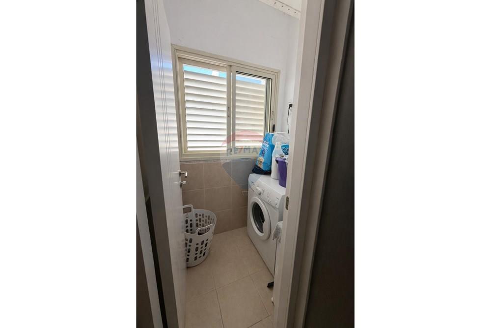 Apartment for Sale in Kiryat Yam - Image 4