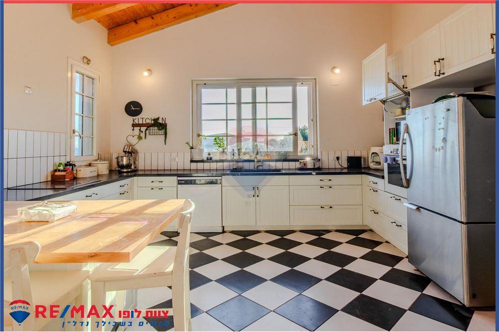 Condo for Sale in מולדת - Image 3