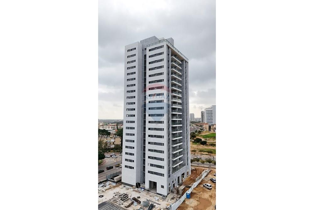 Apartment for Sale in Netanya - Image 2