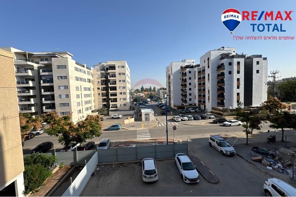 Apartment for Sale in Yavne - Image 1