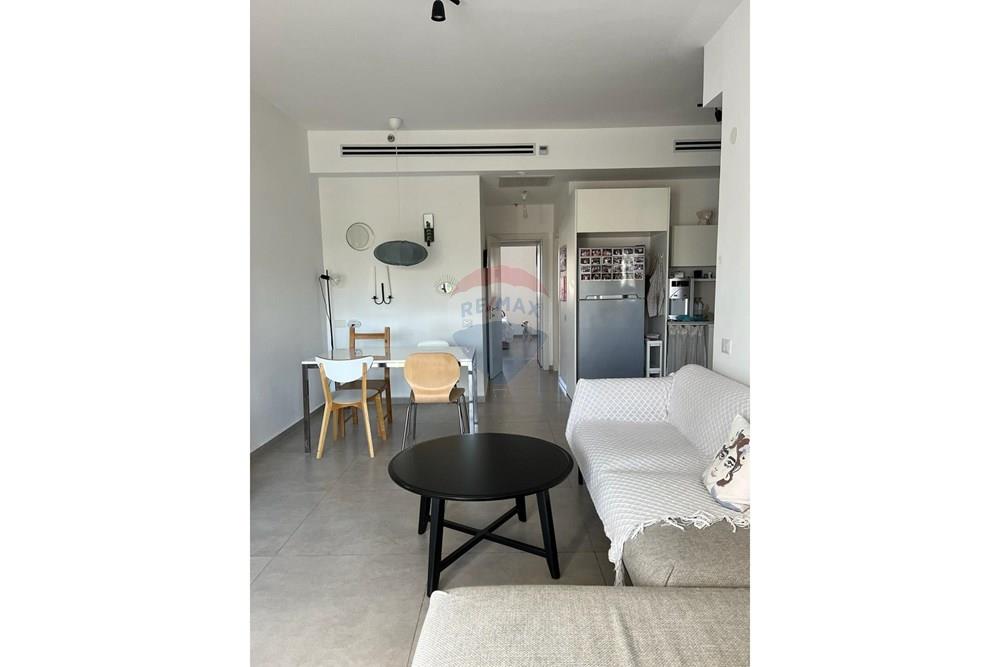 Apartment for Sale in Tel Aviv - Image 2