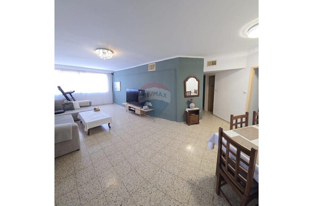 Apartment for Sale in Afula - Image 2
