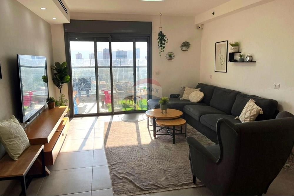 Apartment for Sale in קרית מוצקין - Image 3