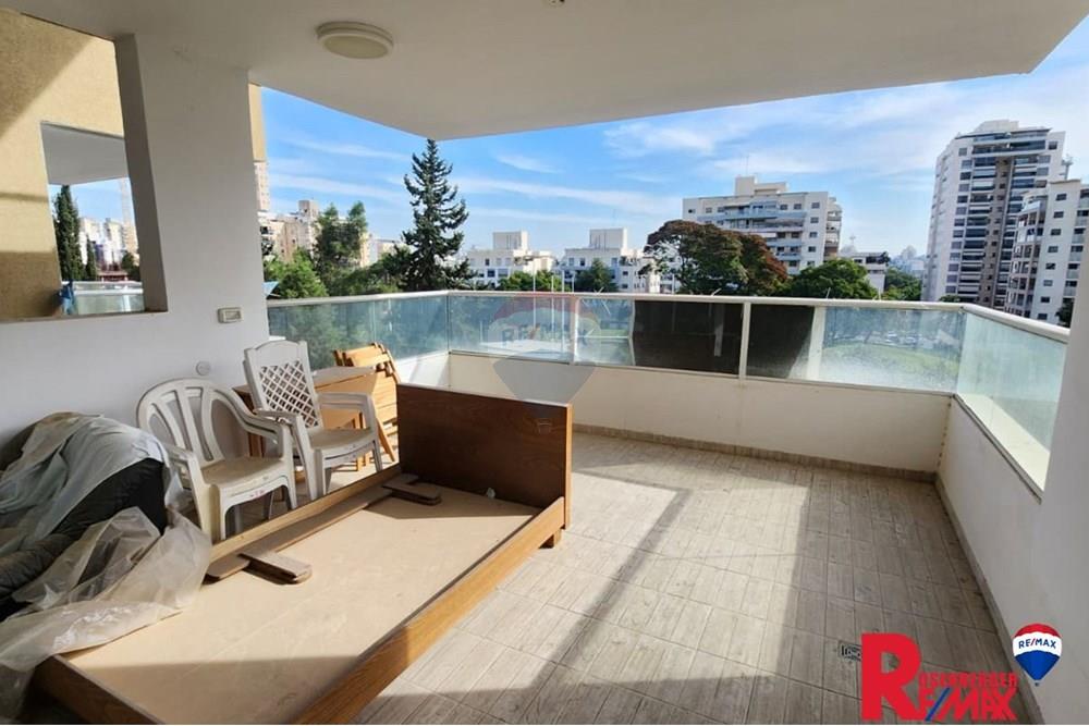 Apartment for Sale in Bat Yam - Image 6