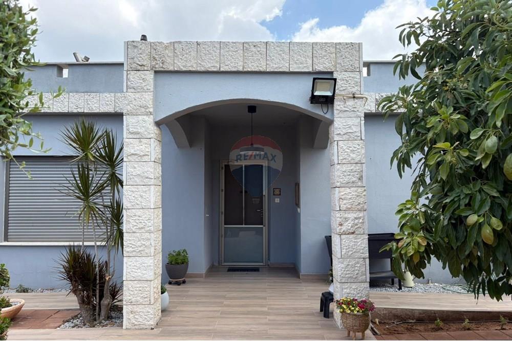 Apartment for Sale in אילון - Image 1