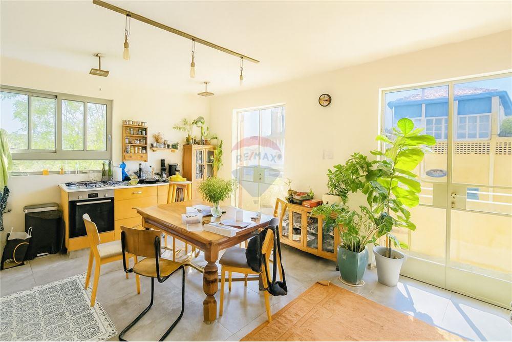 Apartment for Sale in Tel Aviv - Image 2
