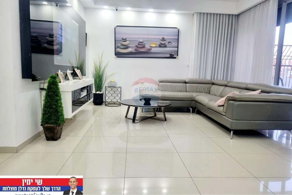 Apartment for Sale in Or Yehuda - Image 1