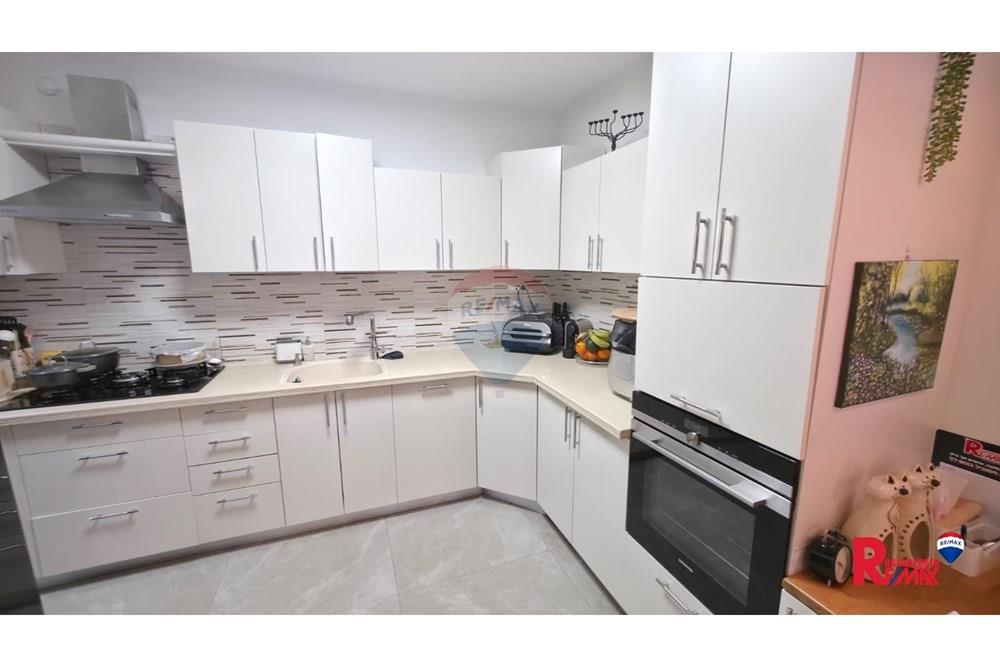Apartment for Sale in Holon - Image 3