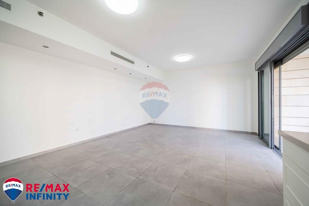 Apartment for Sale in ראש העין - Image 7