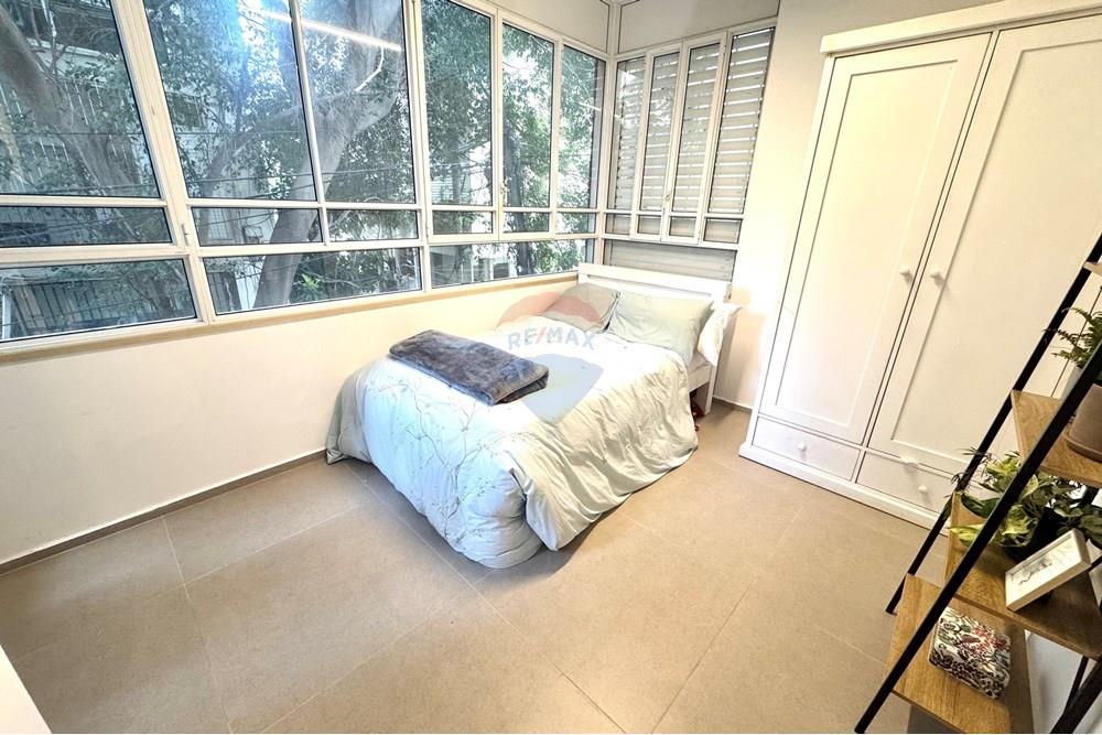 Apartment for Sale in Tel Aviv - Image 4