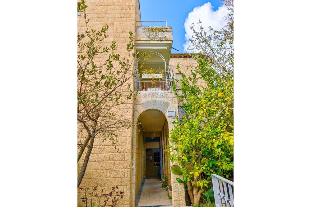 Apartment for Sale in Jerusalem - Image 1