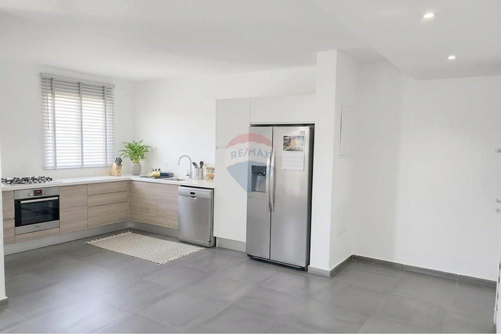 Apartment for Sale in Modi'in - Image 2