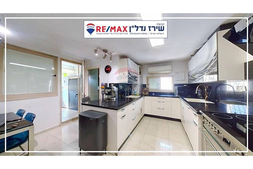 Apartment for Sale in Jerusalem - Image 6