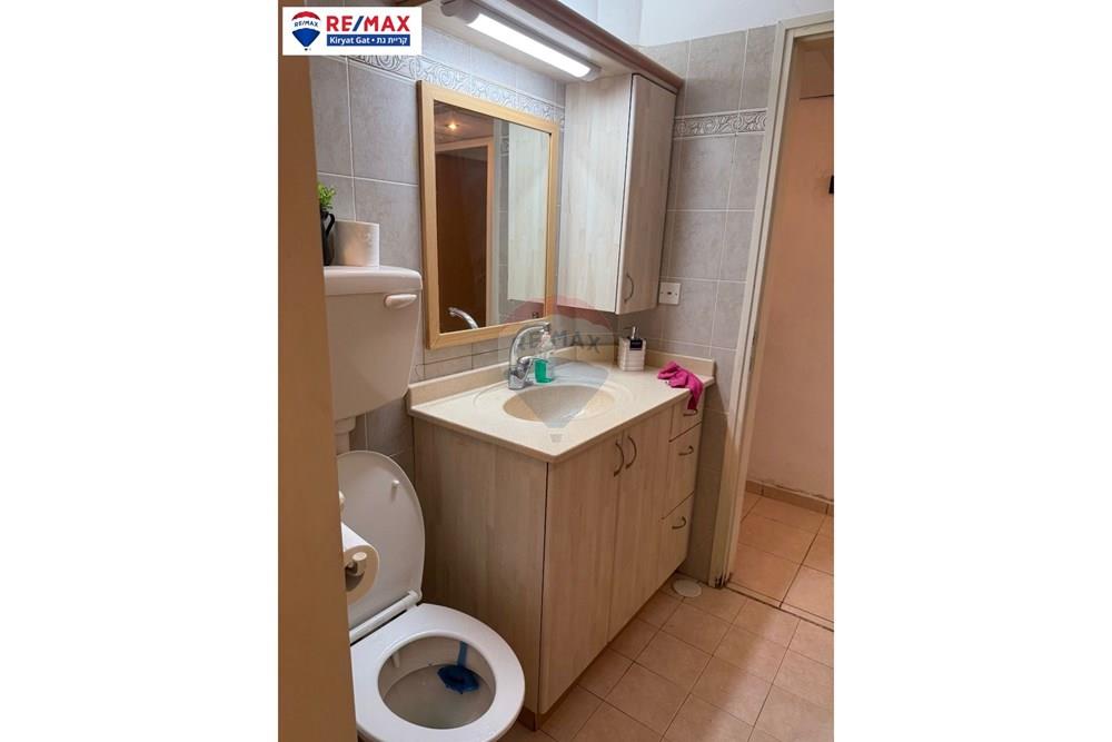 Apartment for Sale in קרית גת - Image 6
