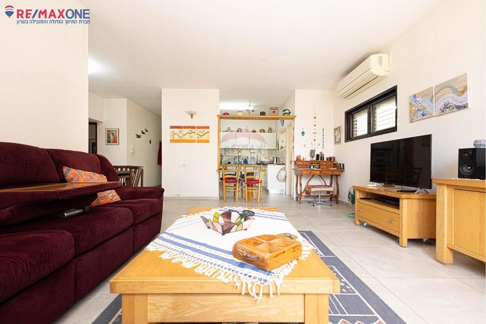 Apartment for Sale in Kfar Saba - Image 1