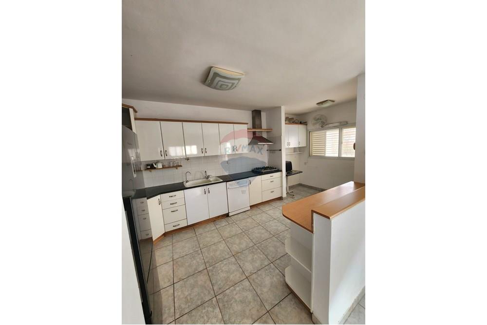 Apartment for Sale in Beer Sheva - Image 1