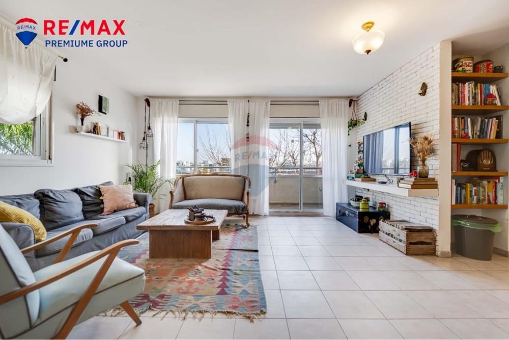 Apartment for Sale in שוהם - Image 1