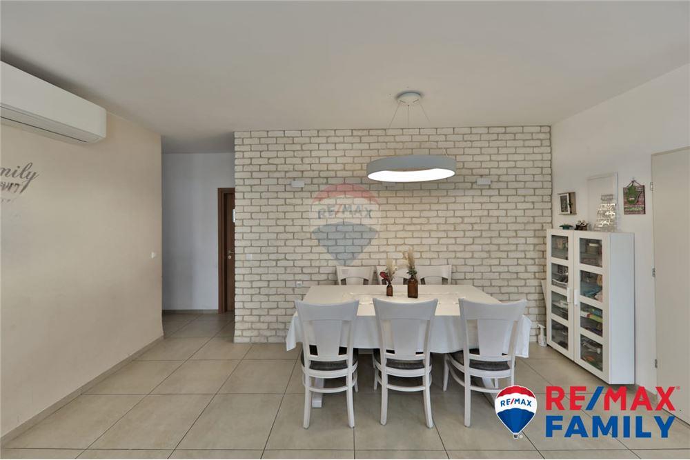 Apartment for Sale in קרית מוצקין - Image 2