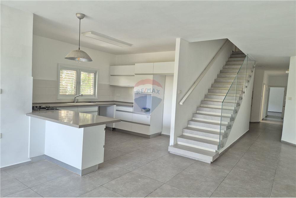 Apartment for Sale in Herzliya - Image 4