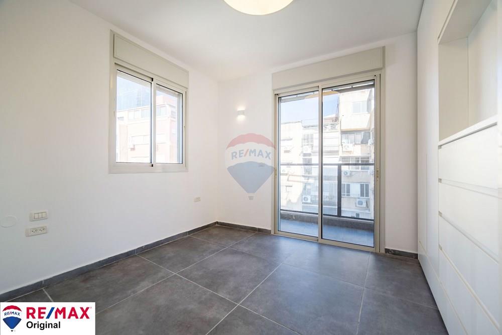 Apartment for Sale in Ramat Gan - Image 7