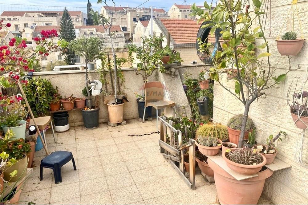 Apartment for Sale in Jerusalem - Image 1