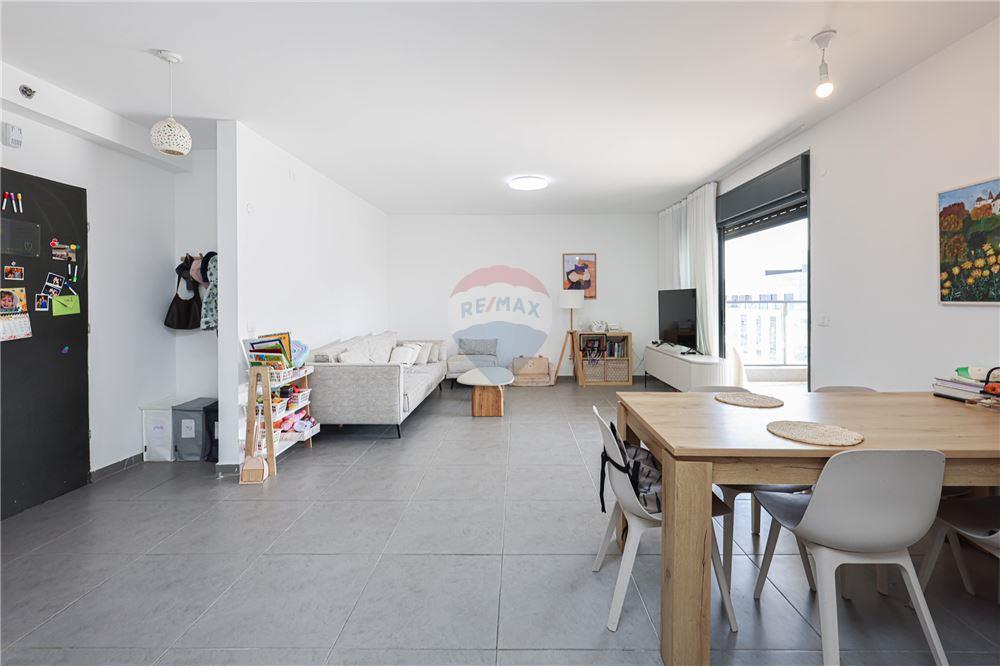 Apartment for Sale in Or Yehuda - Image 3