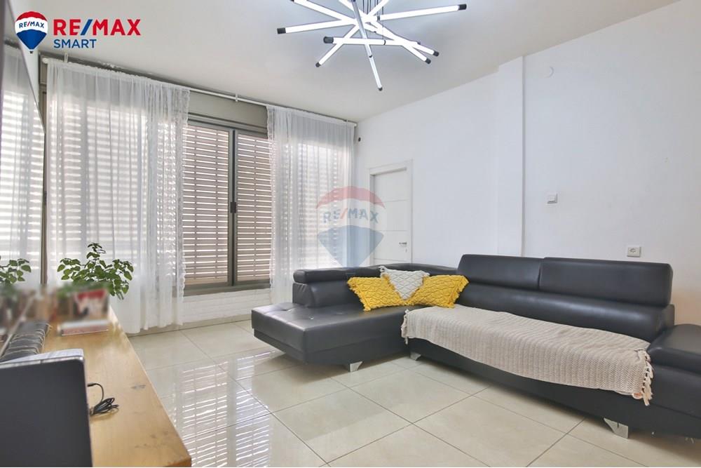 Apartment for Sale in Kiryat Yam - Image 1