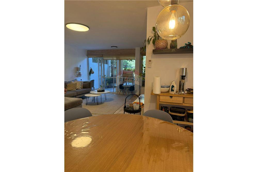 Apartment for Sale in Tel Aviv - Image 2