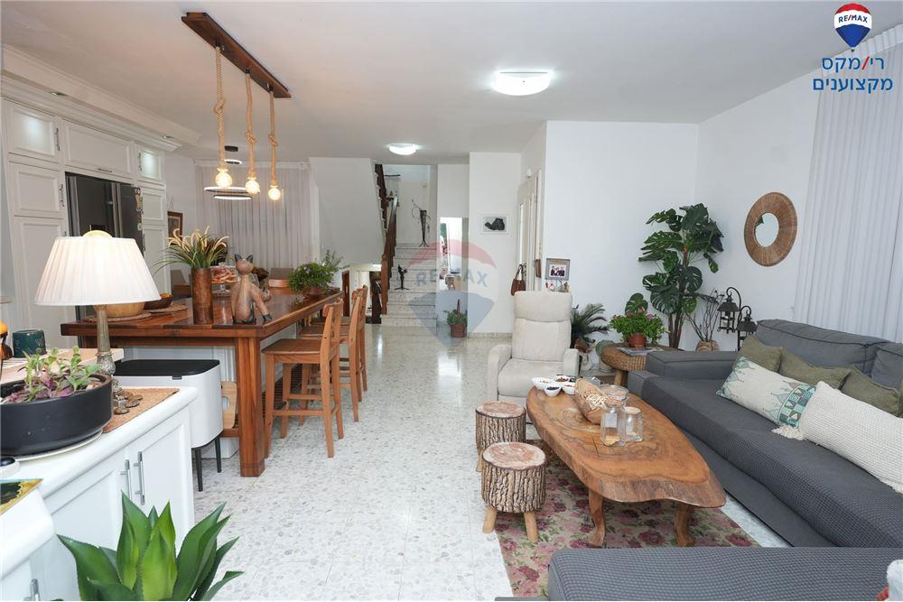 House for Sale in Hadera - Image 1